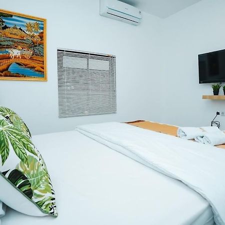 Kemang Eleven Hotel Джакарта Екстериор снимка
