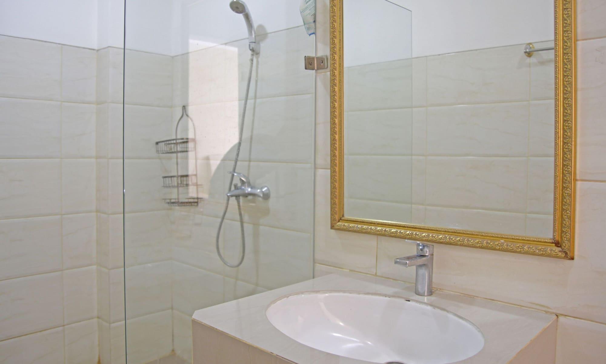 Kemang Eleven Hotel Джакарта Екстериор снимка