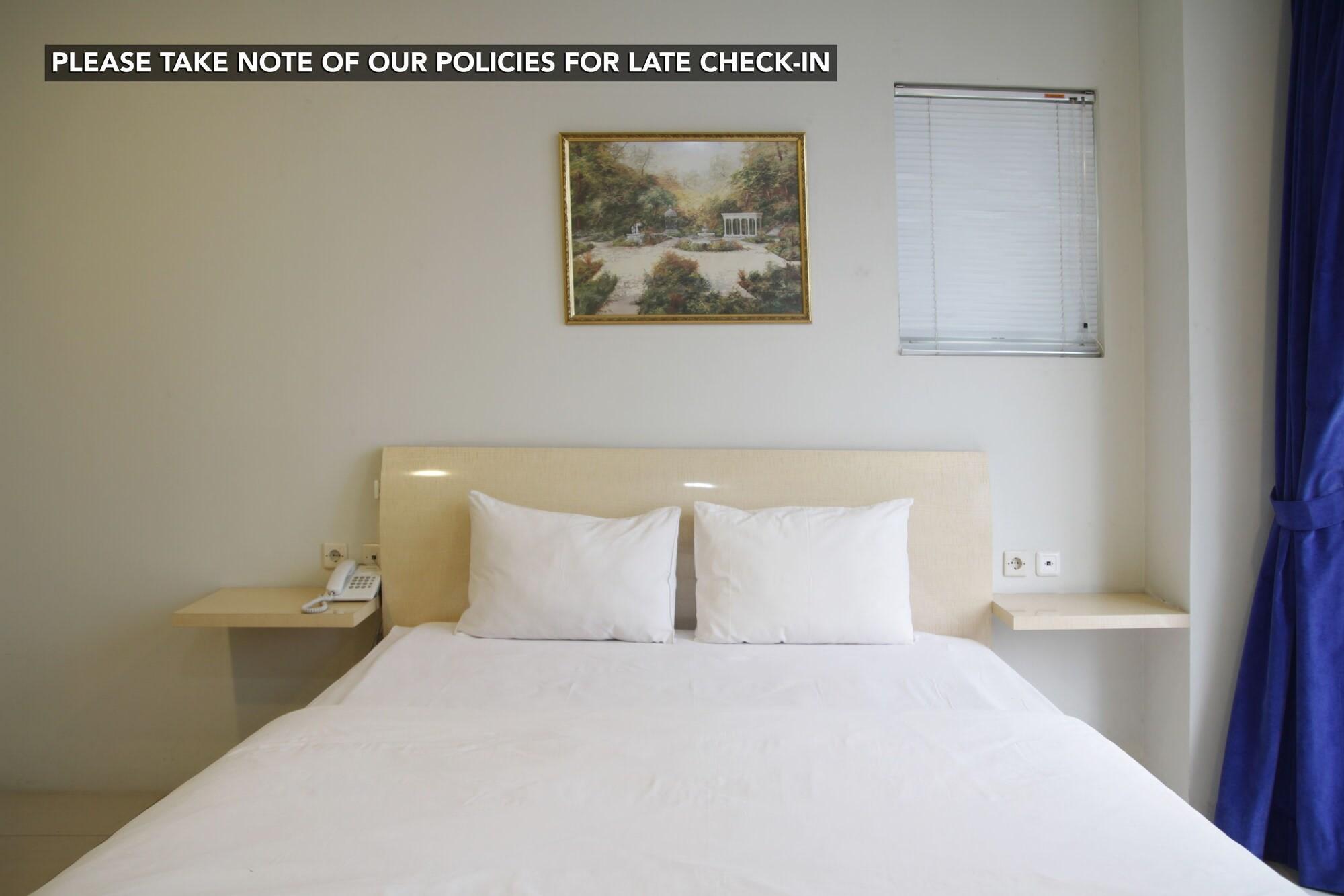 Kemang Eleven Hotel Джакарта Екстериор снимка
