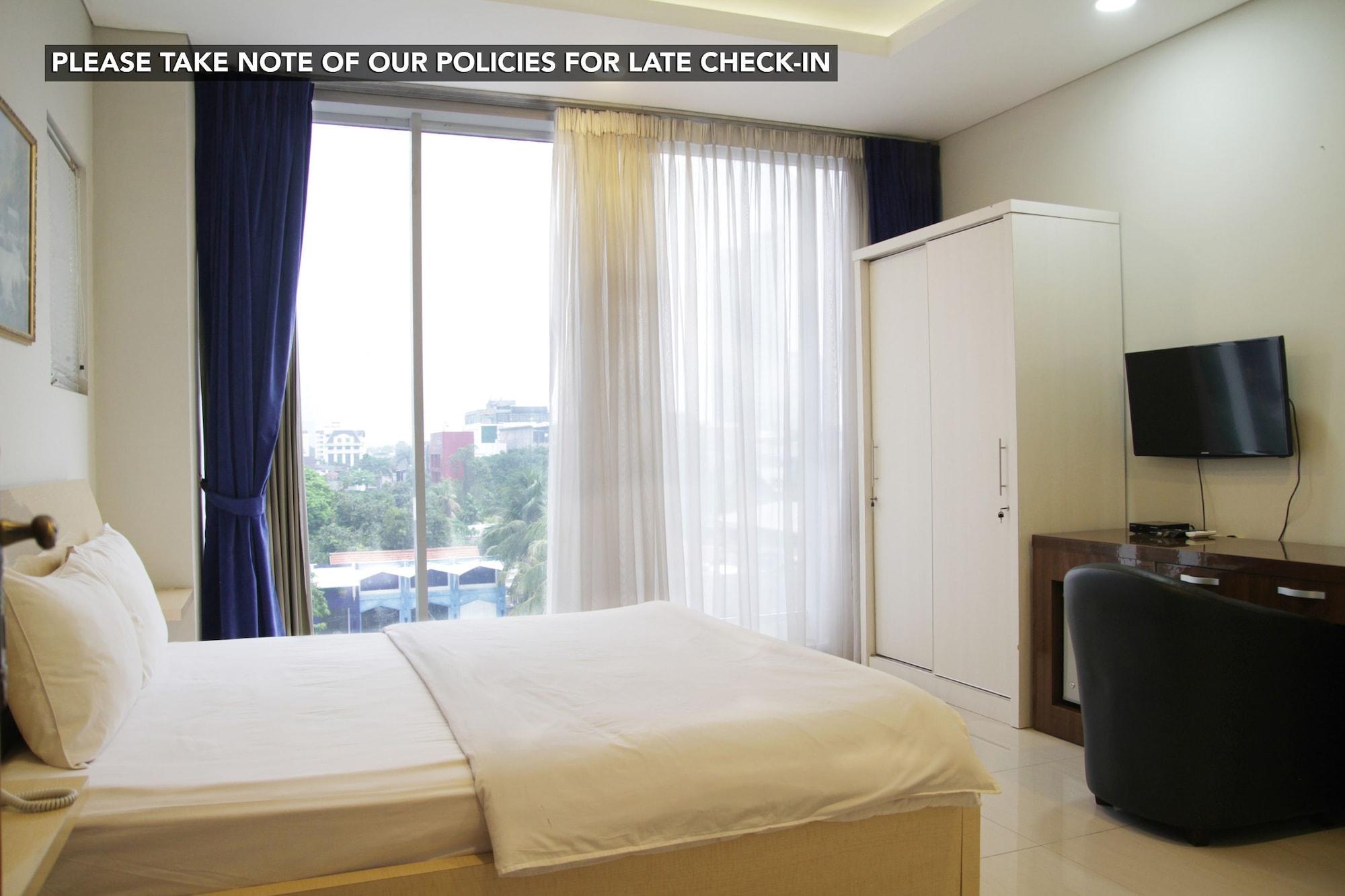 Kemang Eleven Hotel Джакарта Екстериор снимка