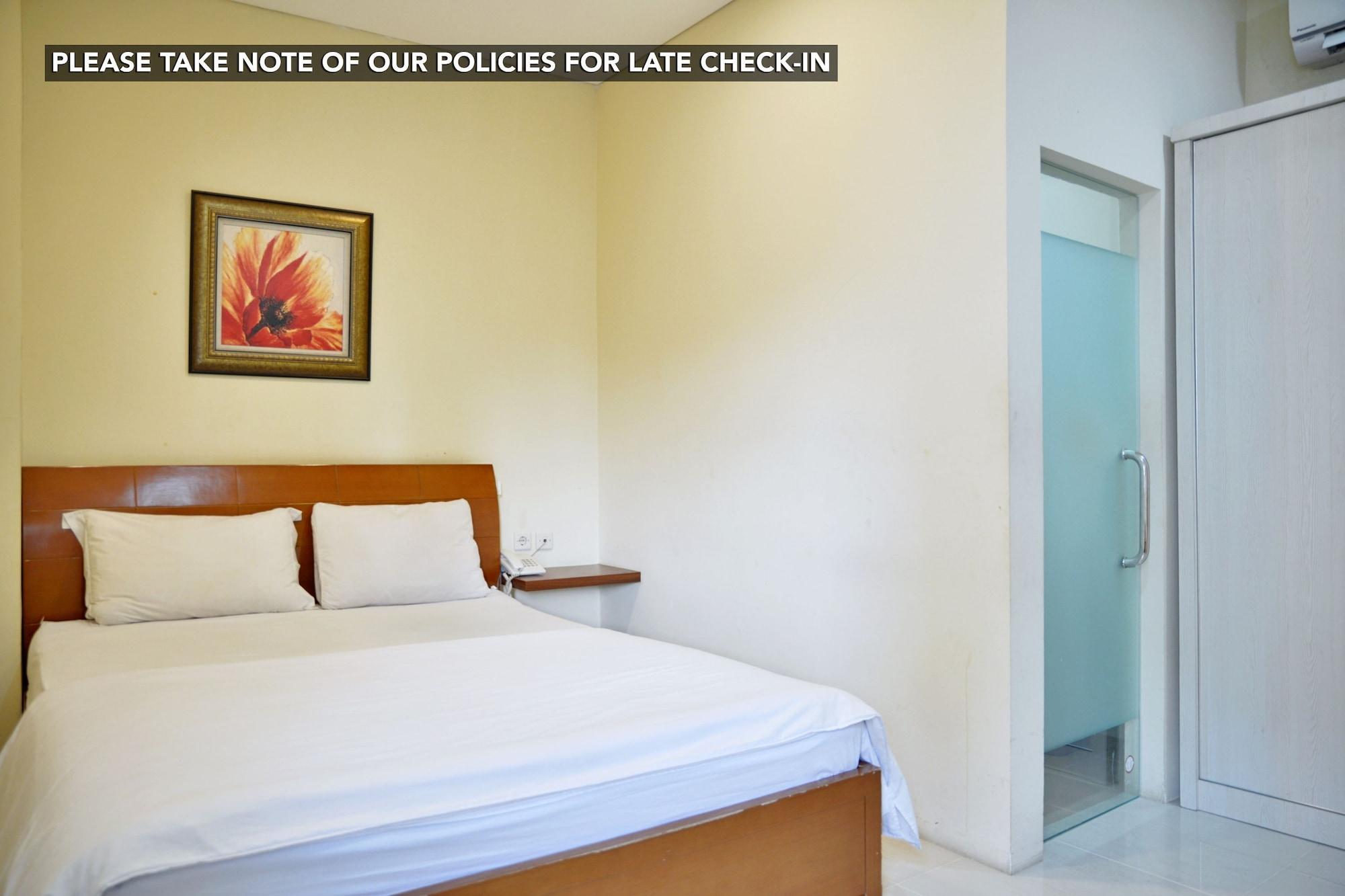 Kemang Eleven Hotel Джакарта Екстериор снимка
