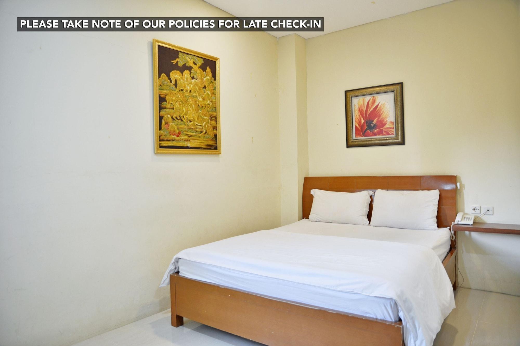Kemang Eleven Hotel Джакарта Екстериор снимка