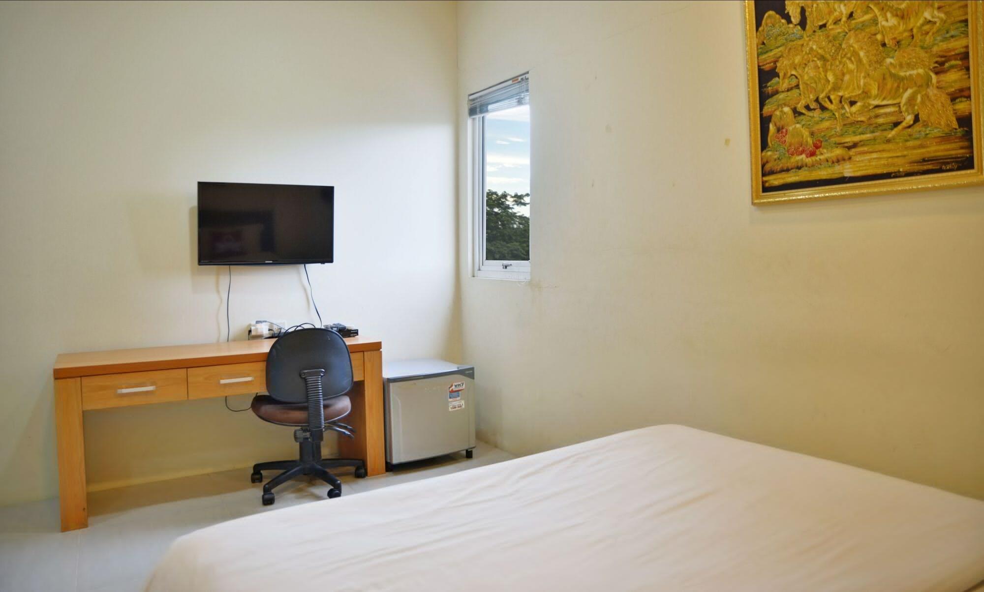 Kemang Eleven Hotel Джакарта Екстериор снимка