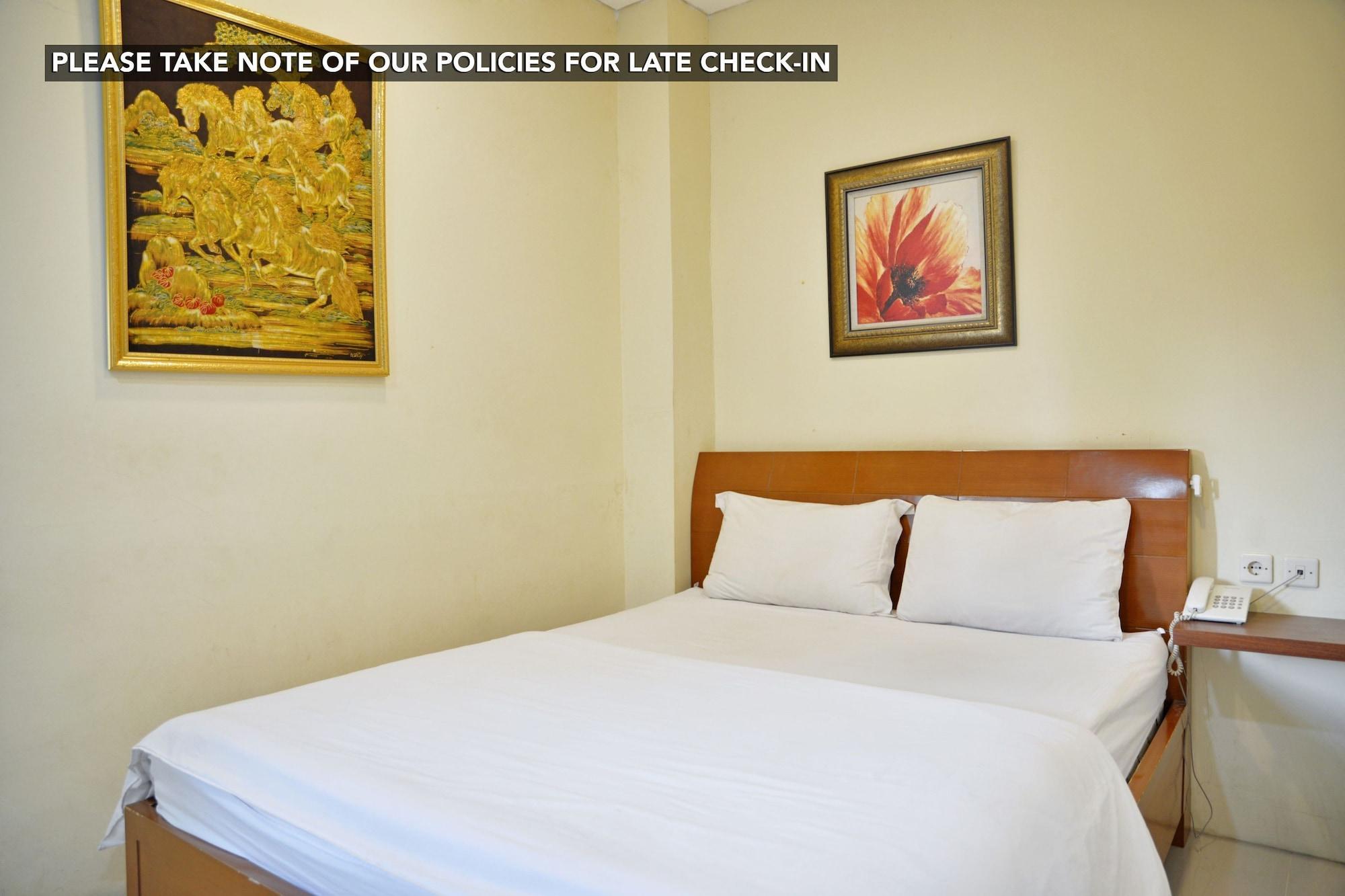 Kemang Eleven Hotel Джакарта Екстериор снимка