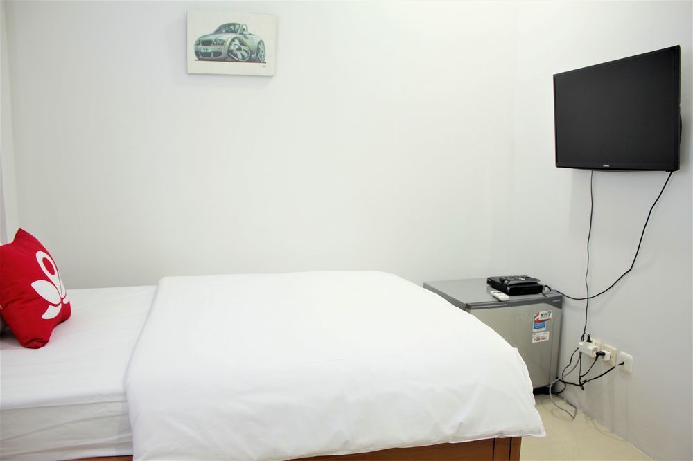 Kemang Eleven Hotel Джакарта Екстериор снимка