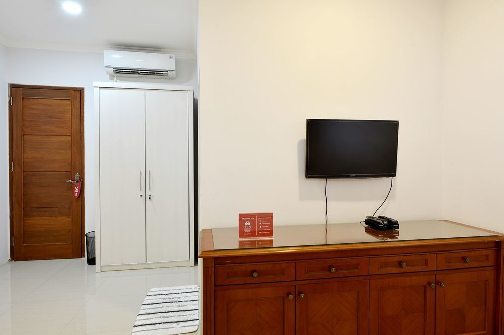 Kemang Eleven Hotel Джакарта Екстериор снимка