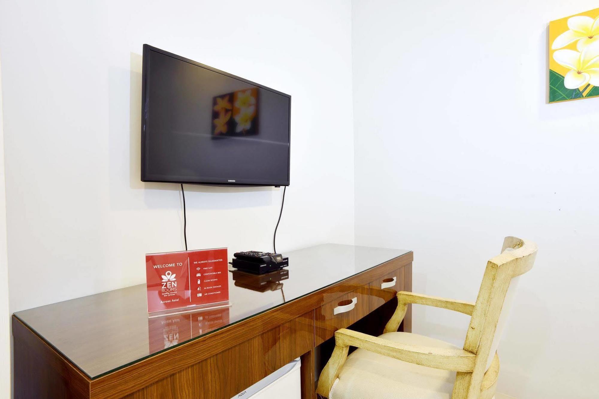 Kemang Eleven Hotel Джакарта Екстериор снимка