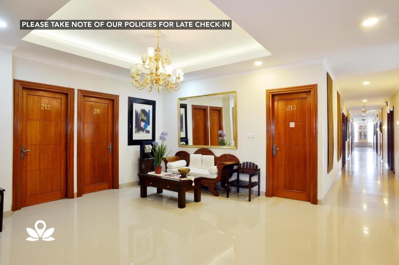 Kemang Eleven Hotel Джакарта Екстериор снимка