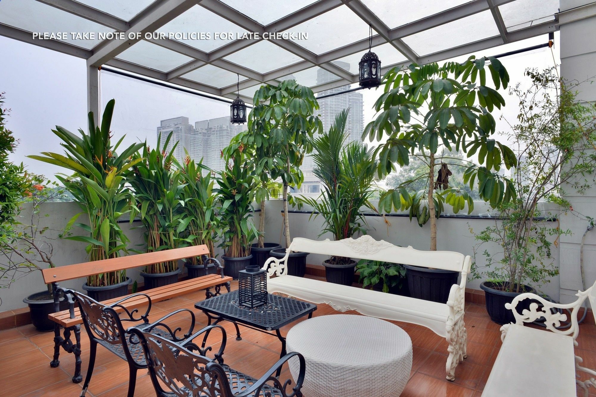 Kemang Eleven Hotel Джакарта Екстериор снимка